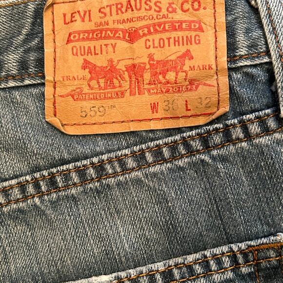 Vintage Levis Pants Mens 36  Blue Jean 559 Loose Waist - Picture 4 of 4